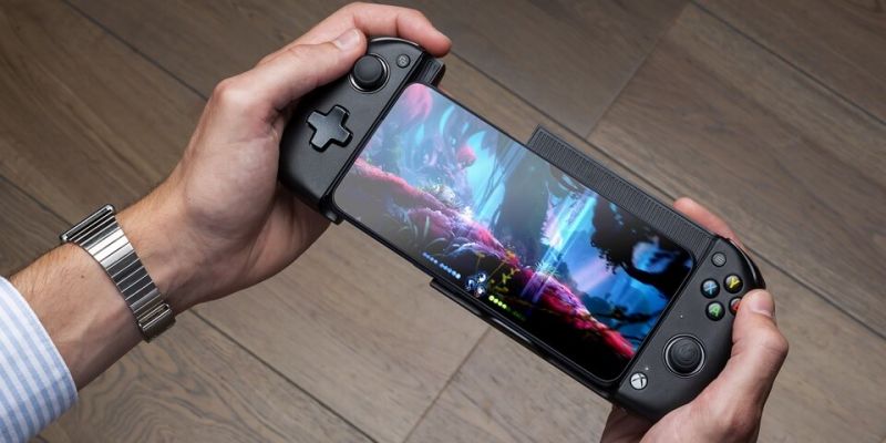 Nacon MG-X handheld